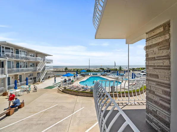 1200 Kennedy Dr #215, Wildwood, NJ 08260