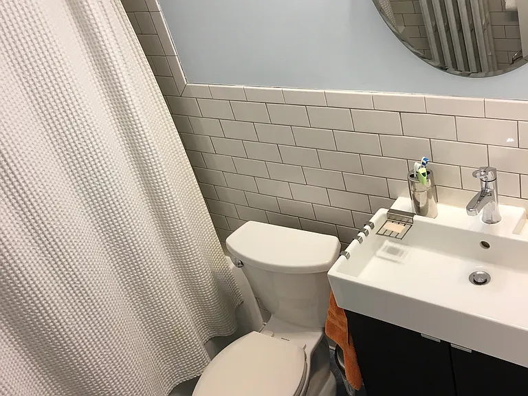 1221 Holbrook St NE — Photo 14