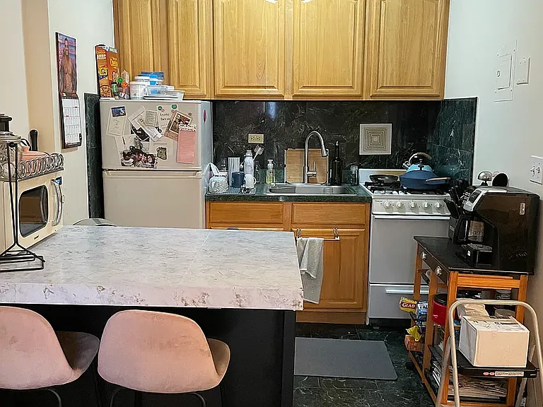 241 E 14th St #5B — Photo 6