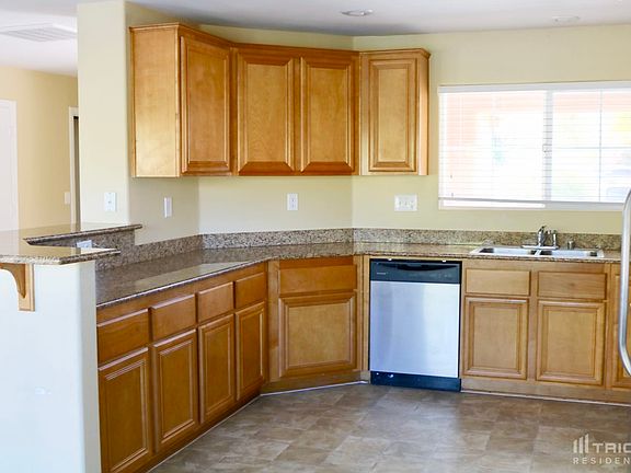 3rd image of 2712 Courlan Dr