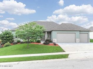 2310 Crimson Ridge Dr NW, Rochester, MN 55901