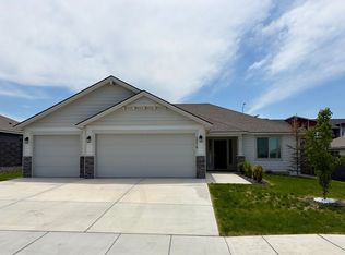 10518 Chinook Dr, Pasco, WA 99301