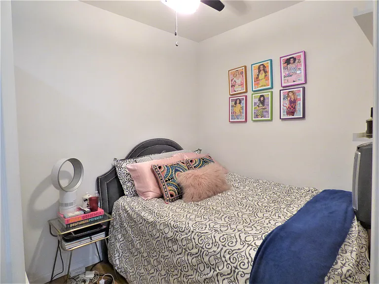 218 E 14th St #5R — Photo 6