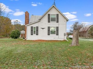 7101 N Sheridan Rd, Edmore, MI 48829