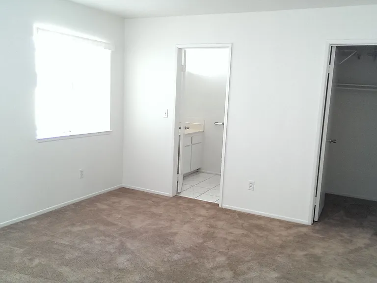 5831 Kingman Ave #O — Photo 16