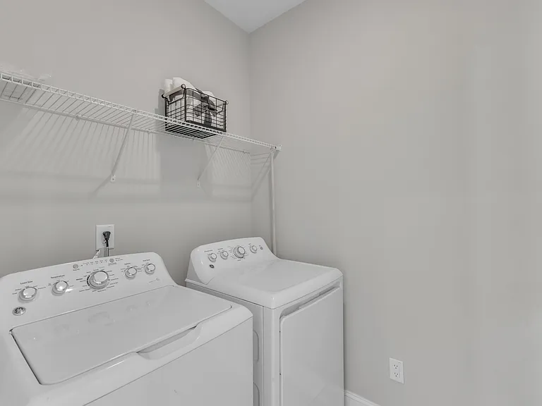 4252 Rockdell Hall St — Photo 29