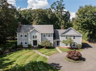 72 Wolfpits Rd, Bethel, CT 06801