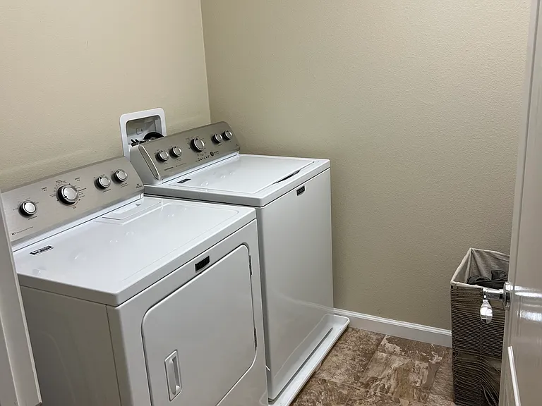 576 River Oaks Dr — Photo 22