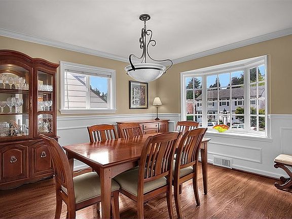 2nd image of 4214 50th Ave NE