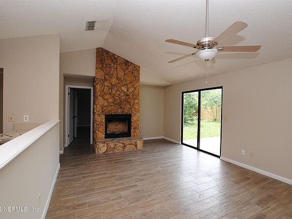 5th image of 8140 Coralberry Ln W