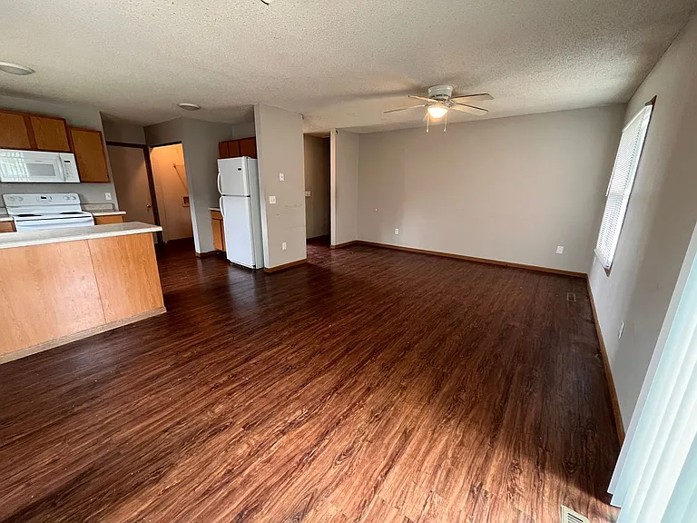 3107 N Kentwood Ave — Photo 14