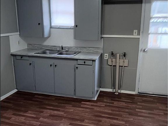 4th image of 7094 Eleanor St