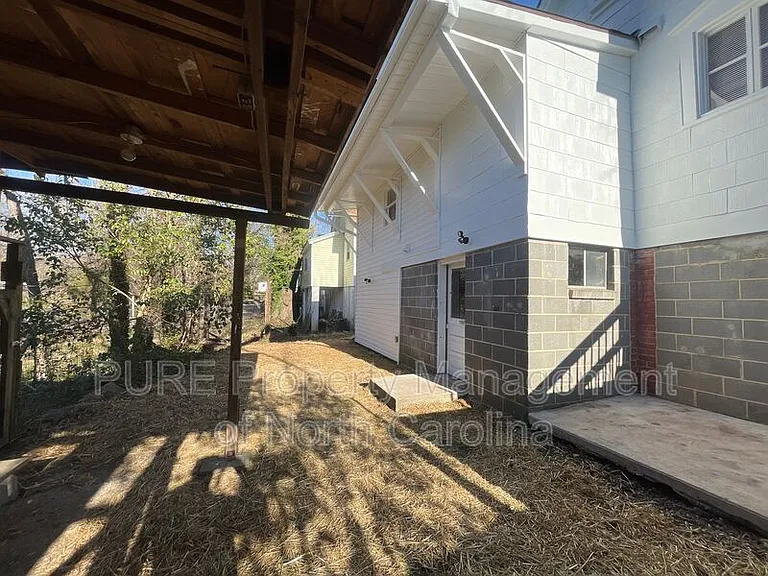 608 S Yadkin Ave — Photo 20