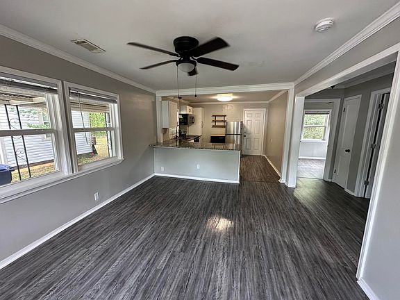 2nd image of 4922 Cameron Ln