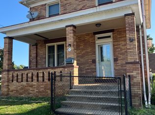 16 Vincennes Ave #1, Oakdale, PA 15071