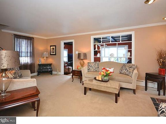 4th image of 2038 Belvedere Ave