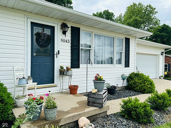 2nd image of 9043 Hidden Valley Ln