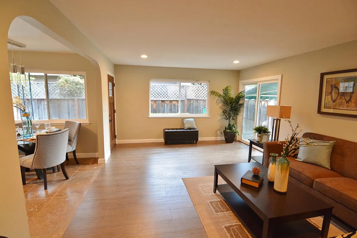 2 bed, 1150 sqft, $3,750 — Photo 1