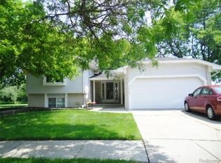 44159 Fair Oaks Dr, Canton, MI 48187