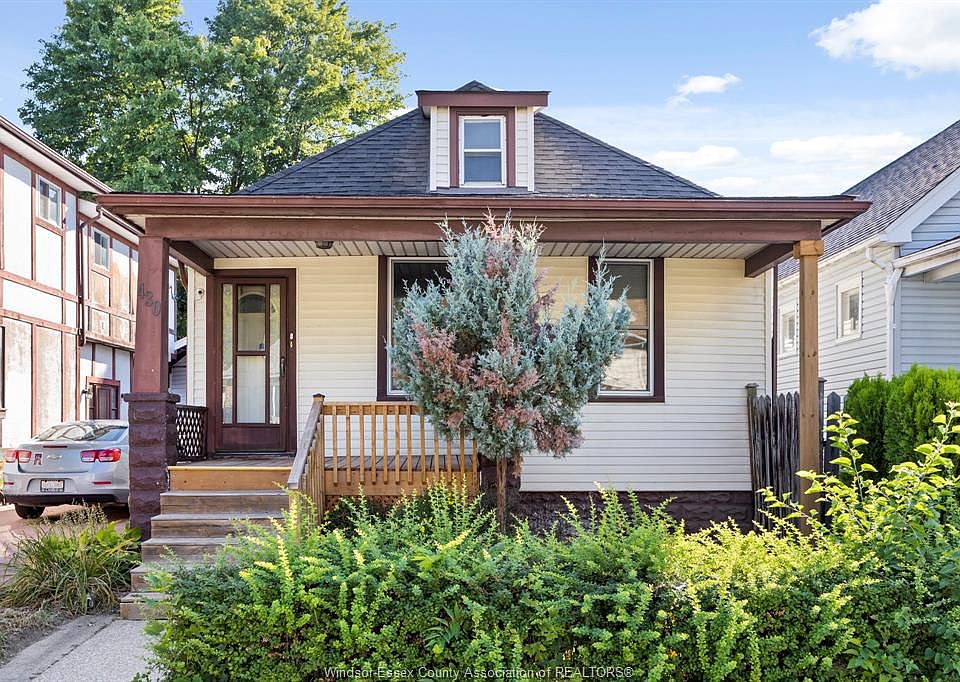 1st image of 430 McEwan Ave