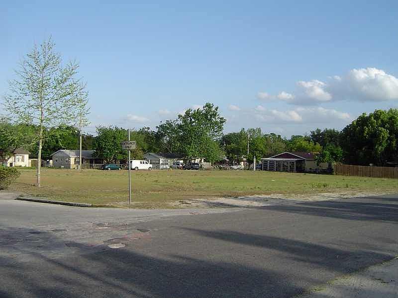 2nd image of 411 Midway Ave