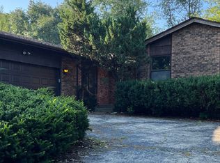 915 59th Pl, Downers Grove, IL 60516