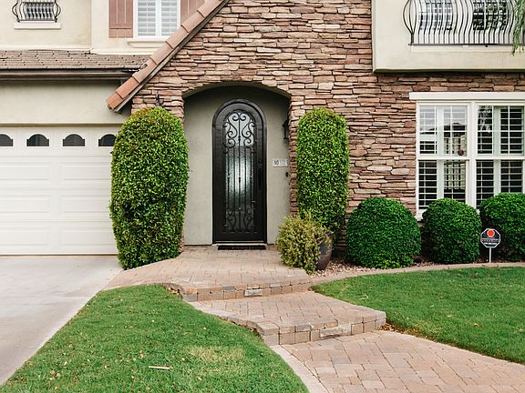 3rd image of 2186 E Desert Broom Dr