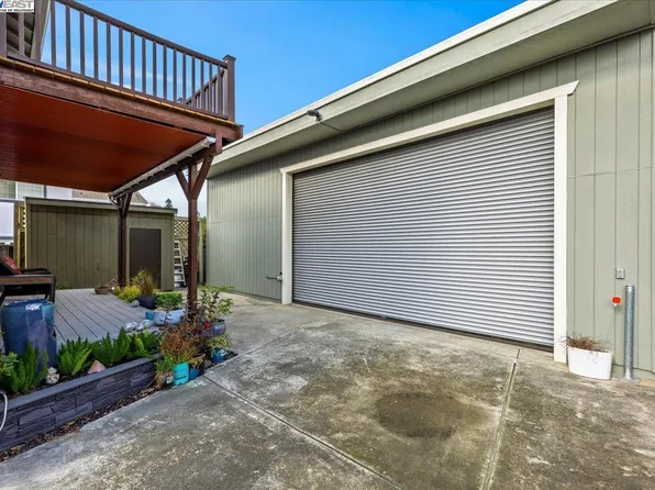 1672 Crescent Ave, Castro Valley, CA 94546