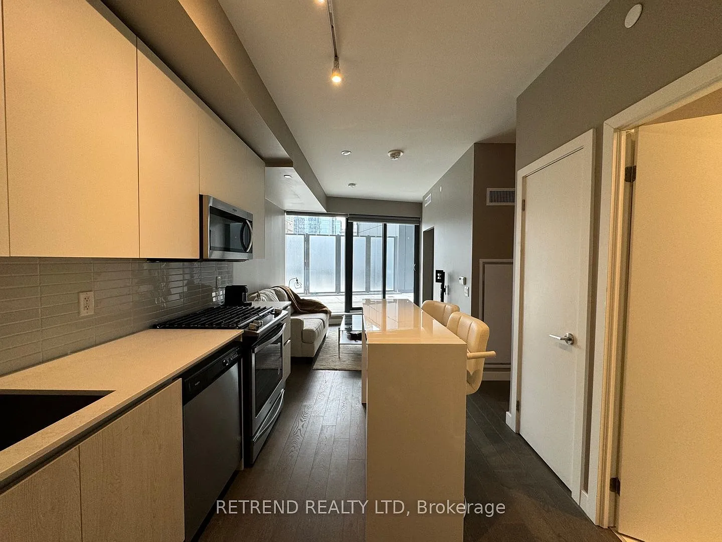 2 bed, $2,450 — Photo 3