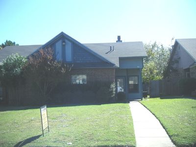 611 Canterbury St, Euless, TX, 76039