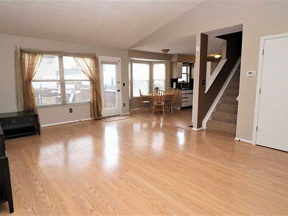 5th image of 6067 Woodsboro Dr
