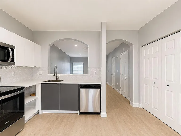 16914 SW 137th Pl #16914 — Photo 13