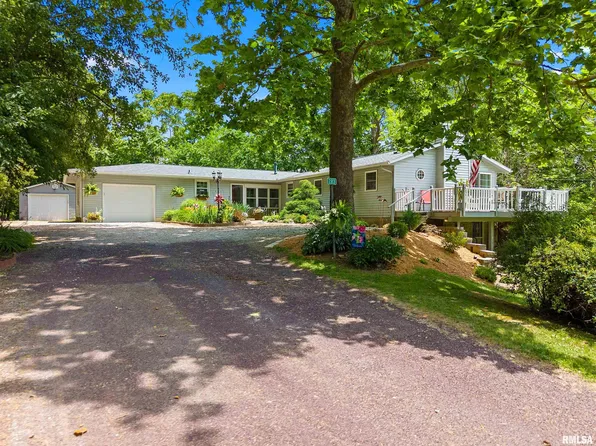 283 E Hickory St, East Peoria, IL 61611