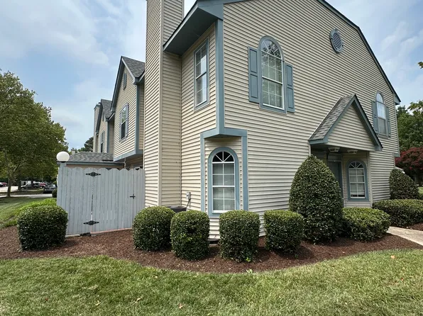 4988 Adelia Dr, Virginia Beach, VA
