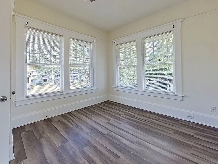 907 Copeland St — Photo 11