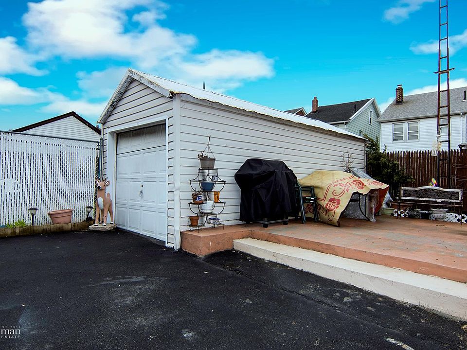 2nd image of 5926 159th St