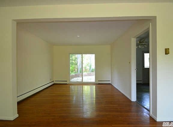 4th image of 53 Harwood Dr E
