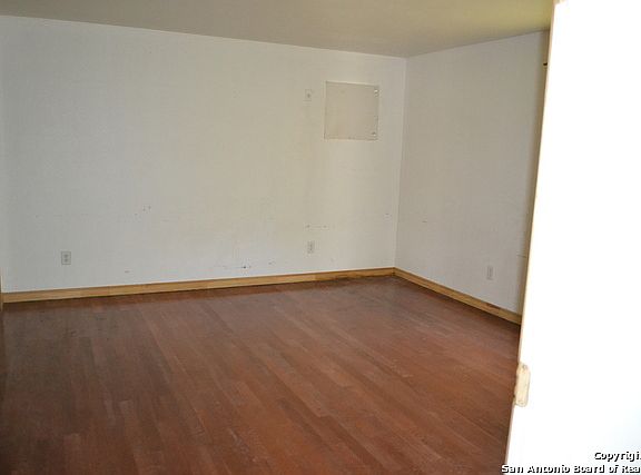 4th image of 847 Cavalier Ave