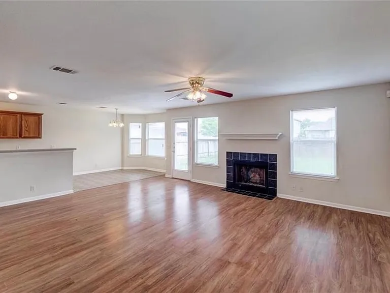 16712 Hamilton Point Cir — Photo 5