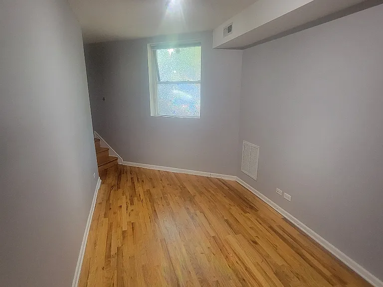 2848 N Christiana Ave — Photo 4