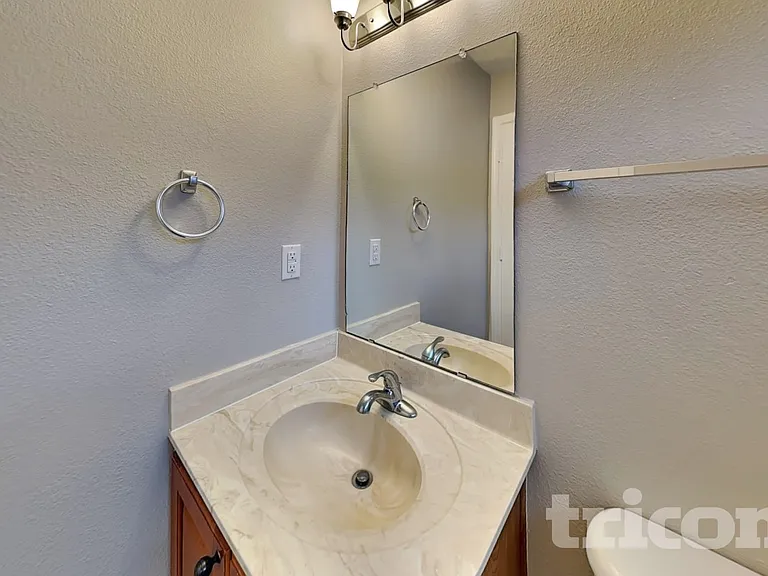 2736 Wilder Loop NE — Photo 7