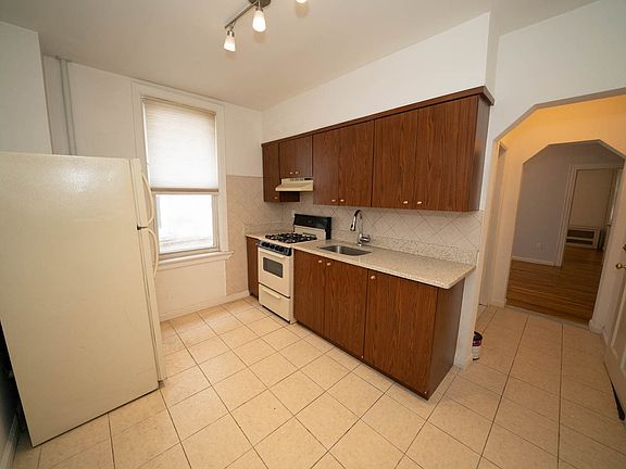5th image of 24-11 29th St #1I