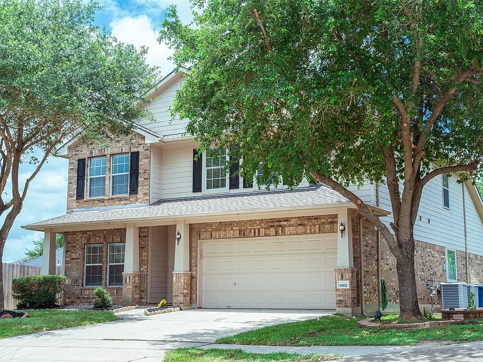 1902 Vernal Glen Cir