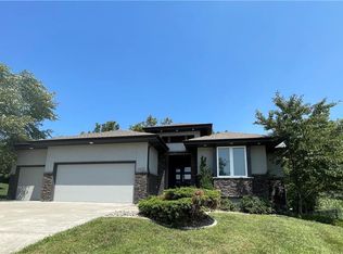 4602 NW 71st St, Kansas City, MO 64151