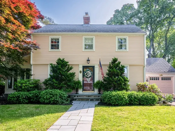 9 Mohawk Rd, Marblehead, MA 01945