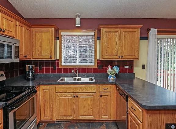 2nd image of 14525 Hollow Park Ct