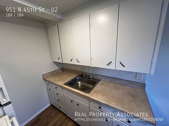 4th image of 951 N 45th St APT 2