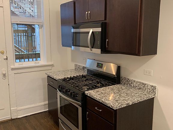 4th image of 2328 W Wilson Ave APT 2