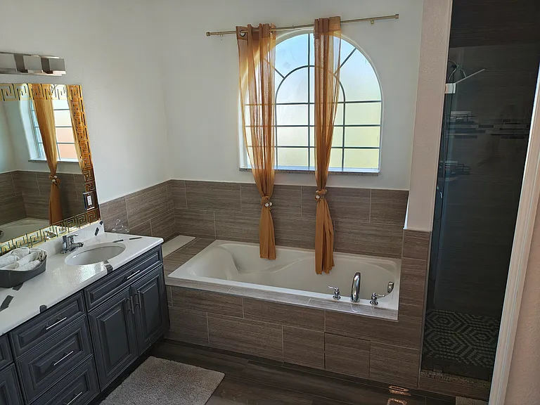 376 SW Tulip Blvd — Photo 10