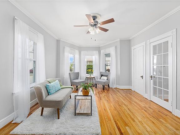 5th image of 184 Walnut St